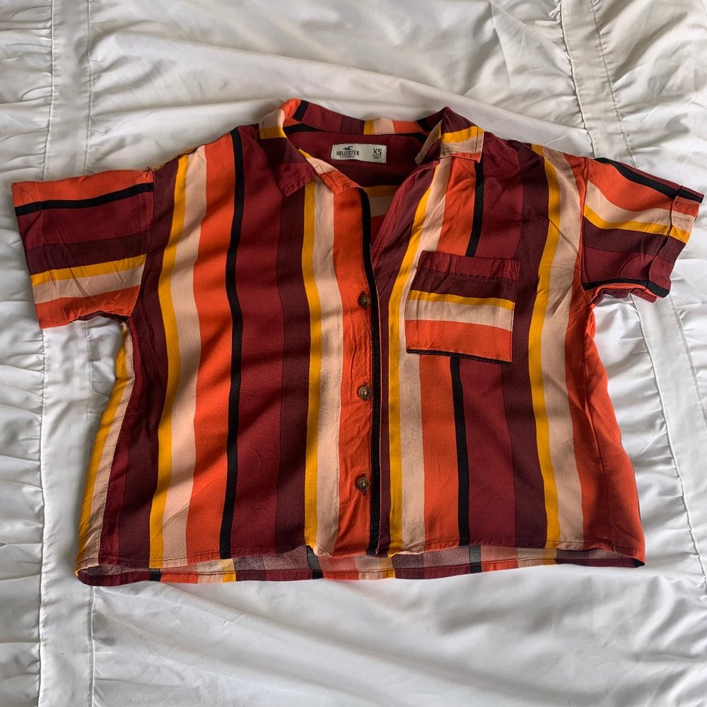 Hollister Cropped Camp Button Down Shirt